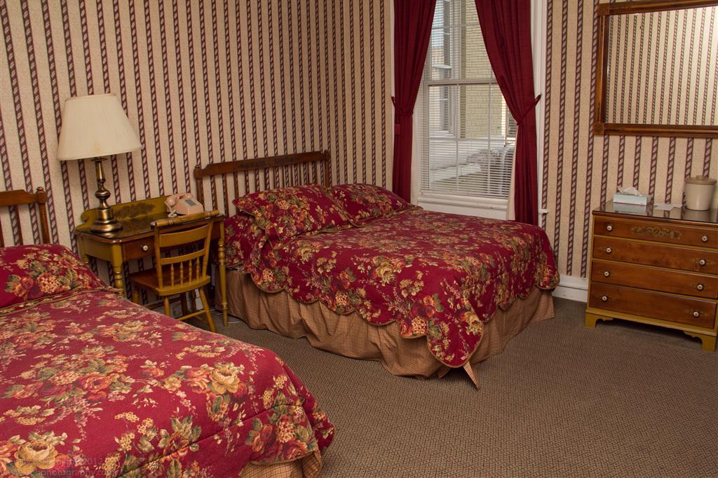 The Yankee Pedlar Inn Torrington Стая снимка