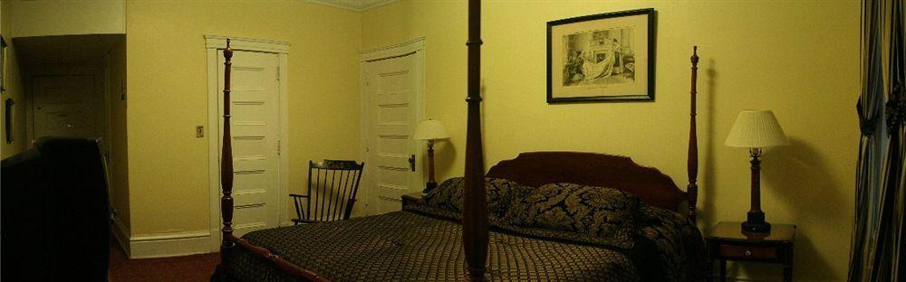 The Yankee Pedlar Inn Torrington Екстериор снимка