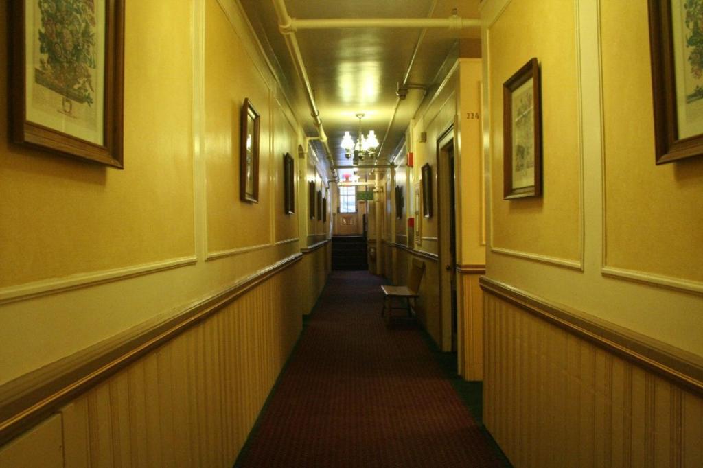 The Yankee Pedlar Inn Torrington Екстериор снимка